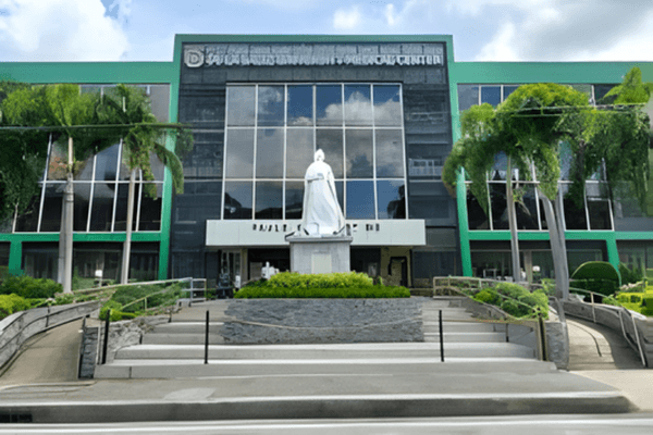 De La Salle Medical and Health Sciences Institute College of Medicine
